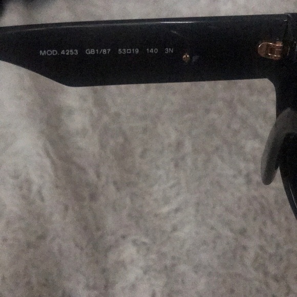 100% Authentic Versace Sunglasses model 4253 - Picture 6 of 6